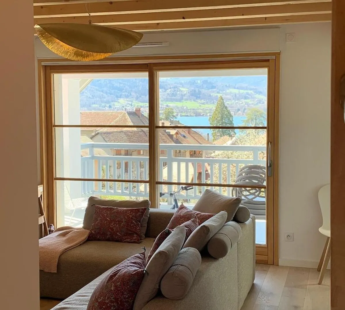 Appartement Duplex vue lac et montagne à Talloires France