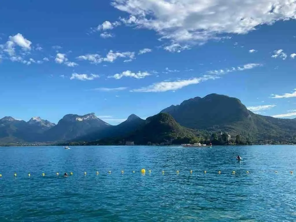 Appartement Duplex vue lac et montagne à Talloires France