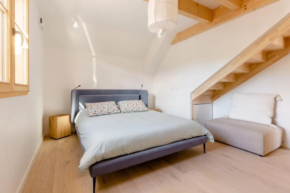 Appartement Duplex vue lac et montagne à Talloires