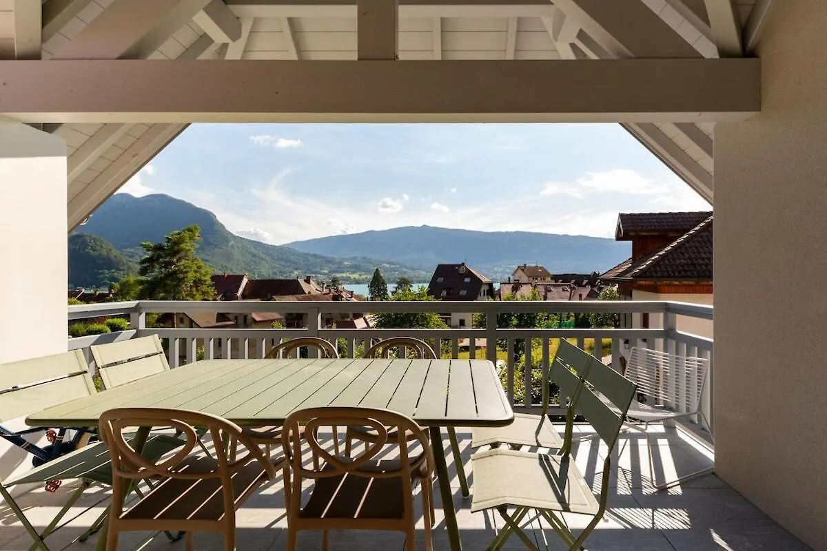 Appartement Duplex vue lac et montagne à Talloires 0*,  France