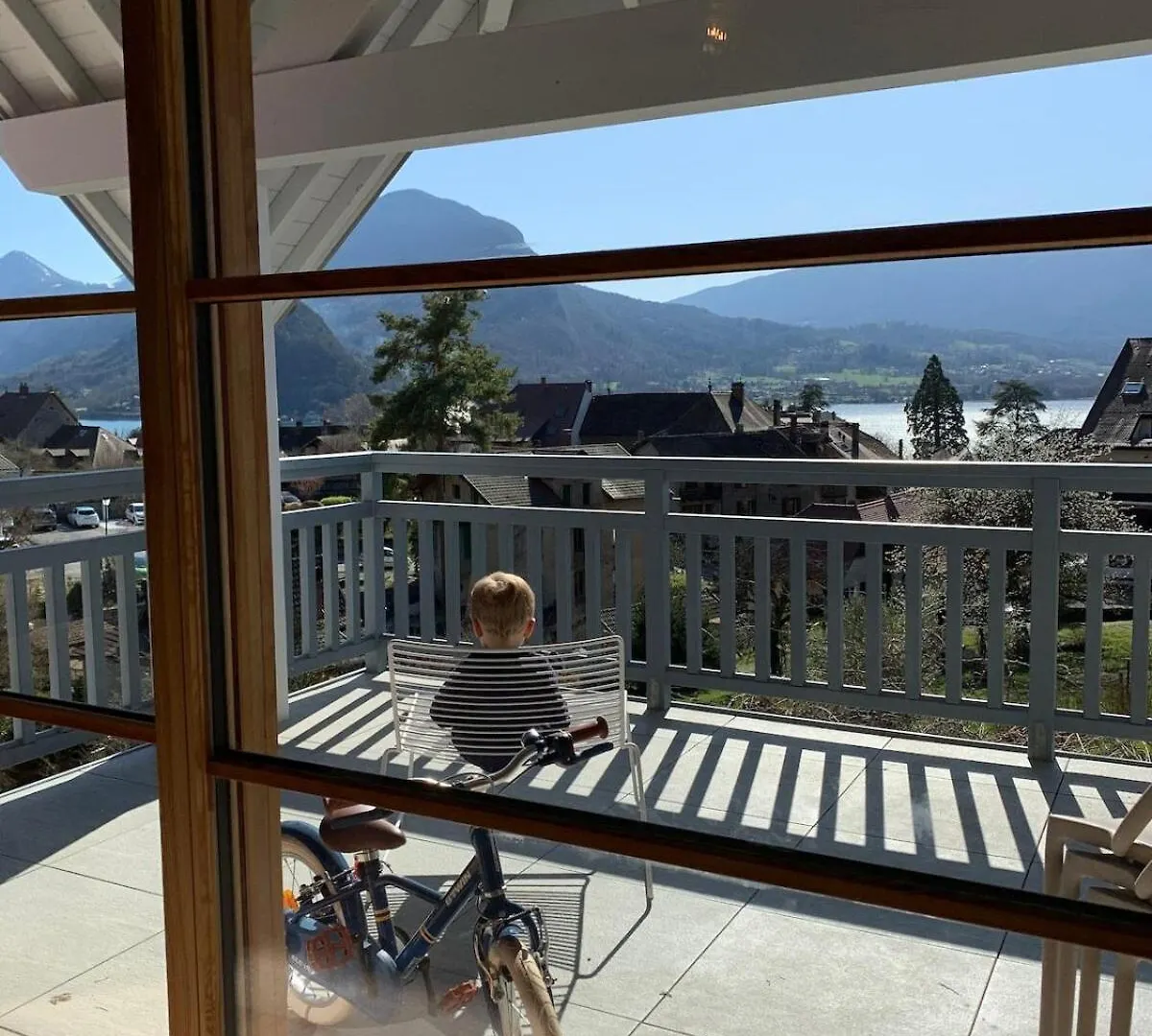Appartement Duplex vue lac et montagne à Talloires